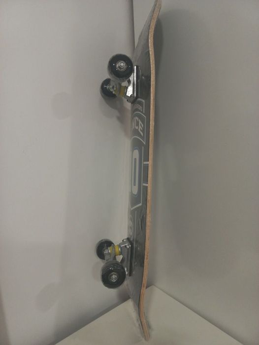 Skate Novo _ ainda plastificado -> prenda de aniversário / natal