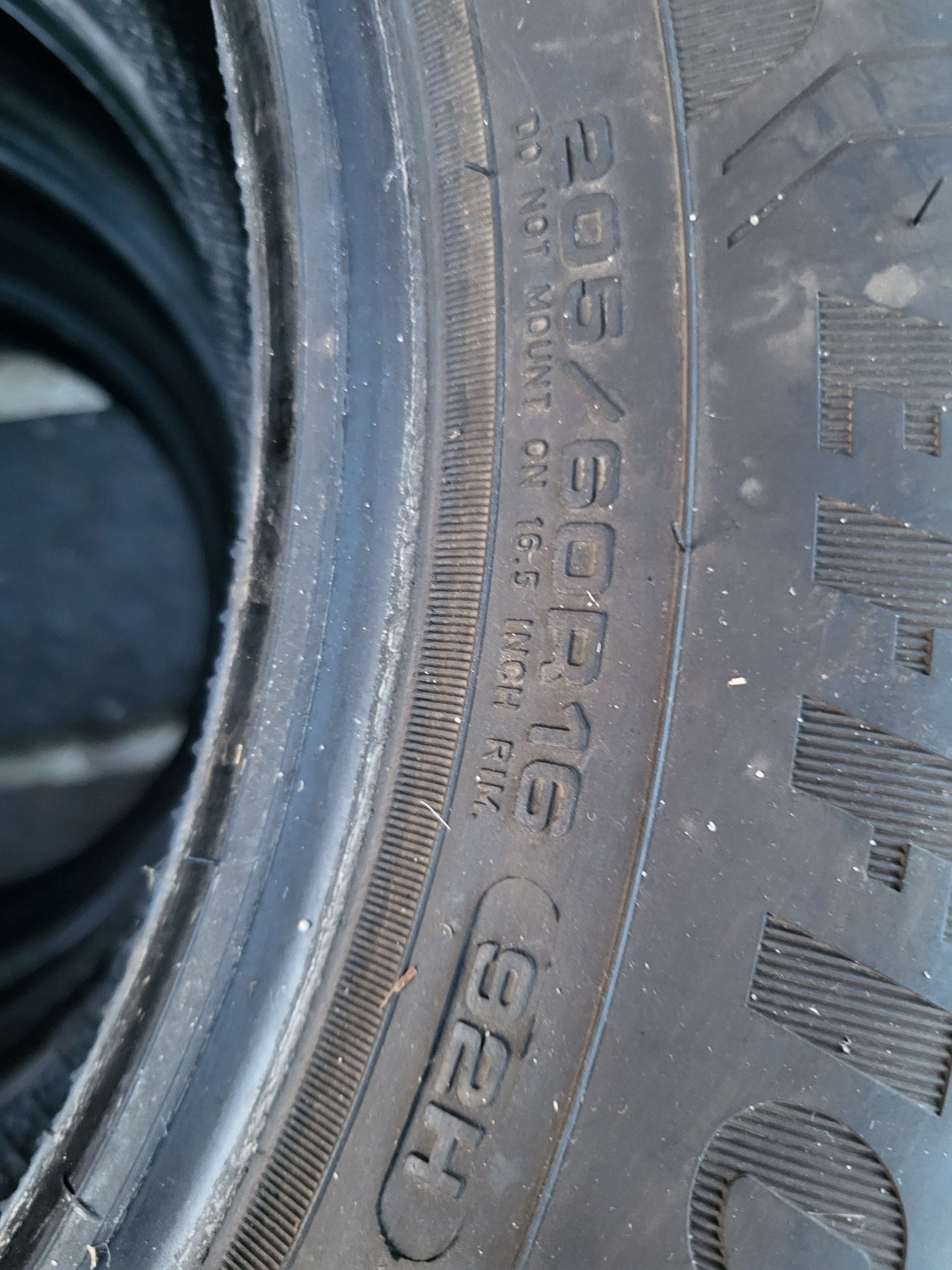 Goodyear Efficientgrip Performance 205/60 R16 92 H 4 szt