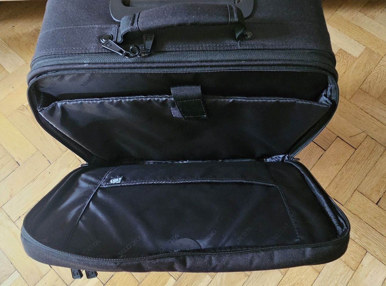 Torba na laptopa na kółkach / walizka Dicota