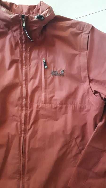 Męska kurtka ortalionowa Jack Wolfskin. Bordowa