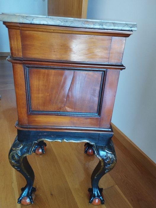 Mesinha de cabeceira