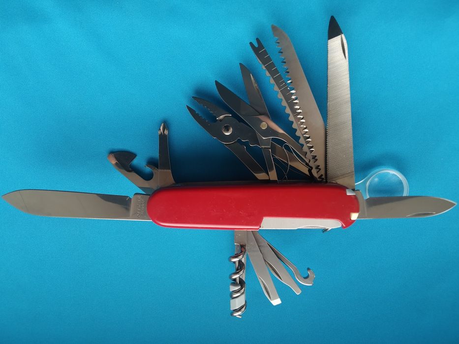 Victorinox Swiss Champ