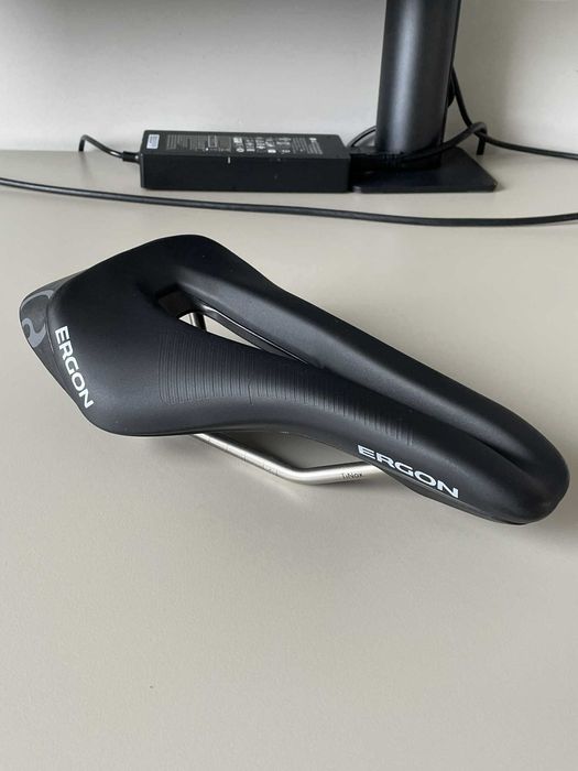 Siodełko triathlonowe Ergon SR Tri Men Mid