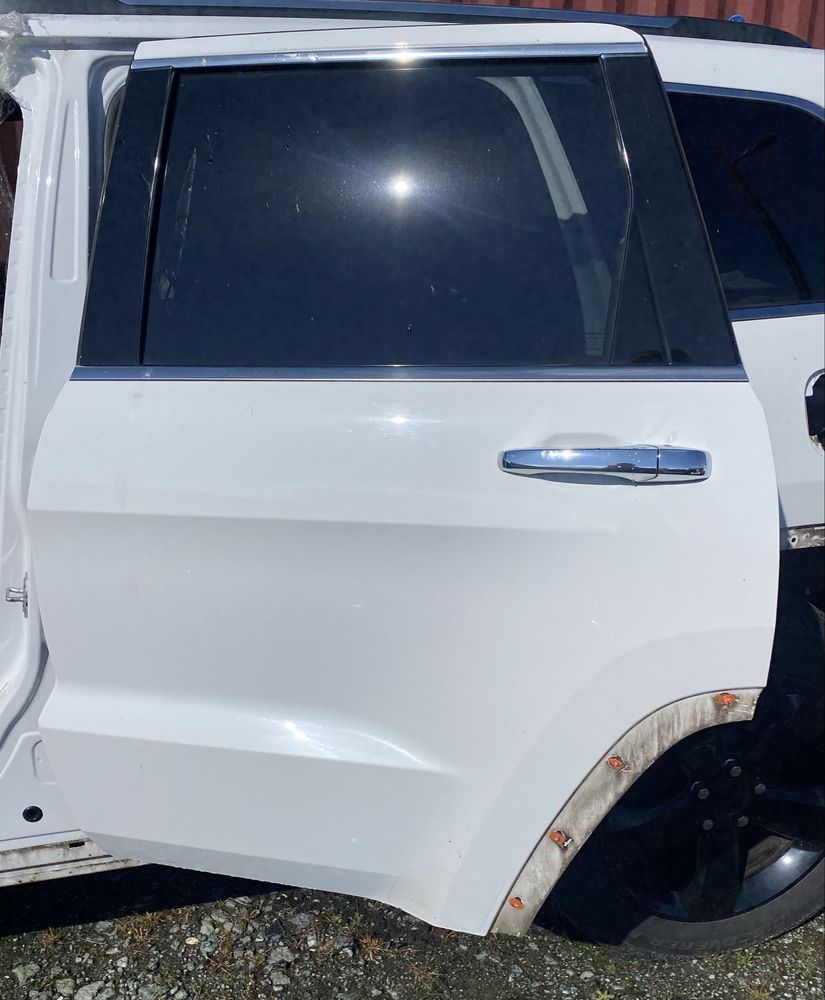 Jeep grand cherokee wk2 drzwi biale idealne kompletne 17r