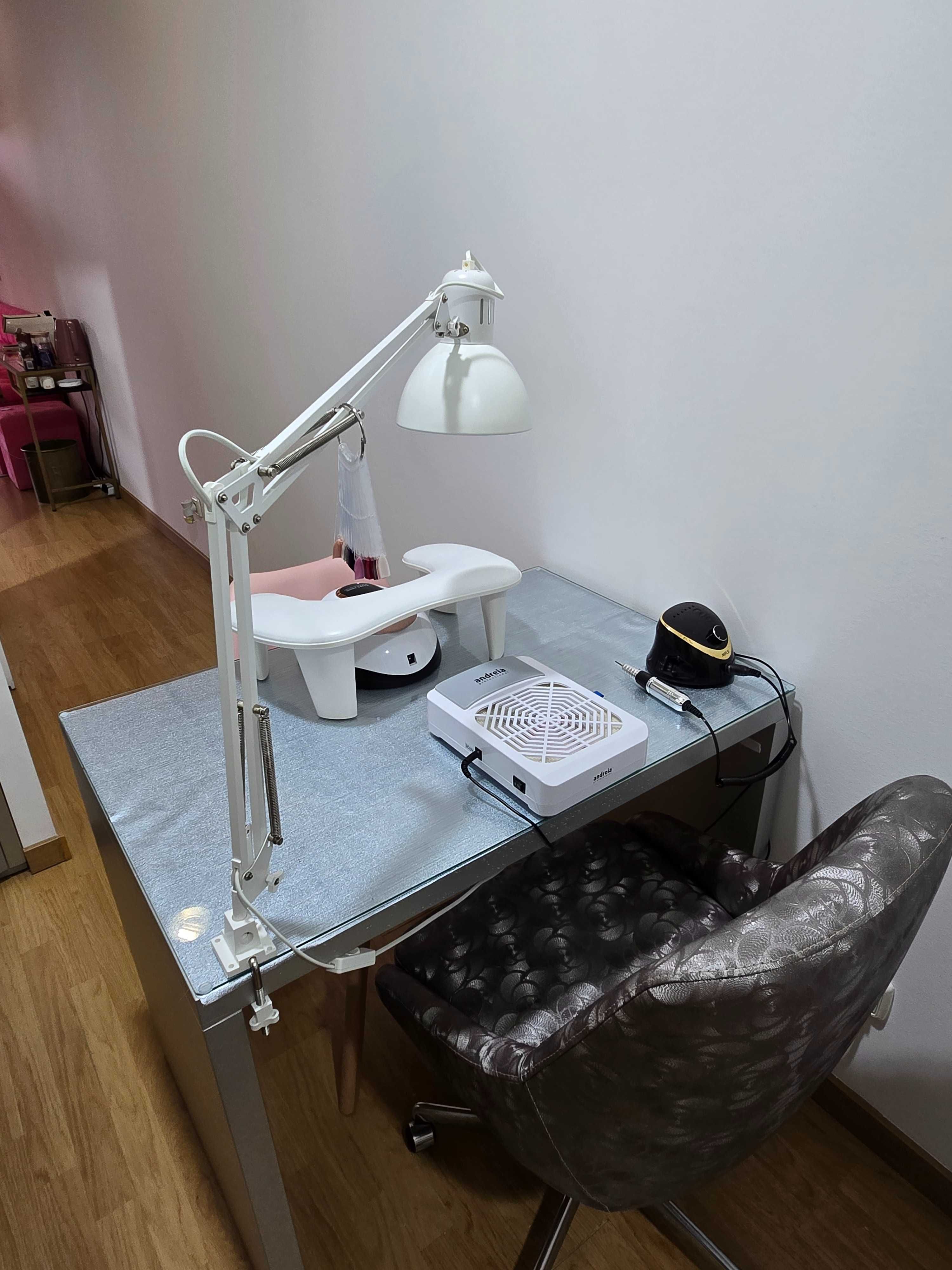 Aluguer de Mesa de Unhas de Gel