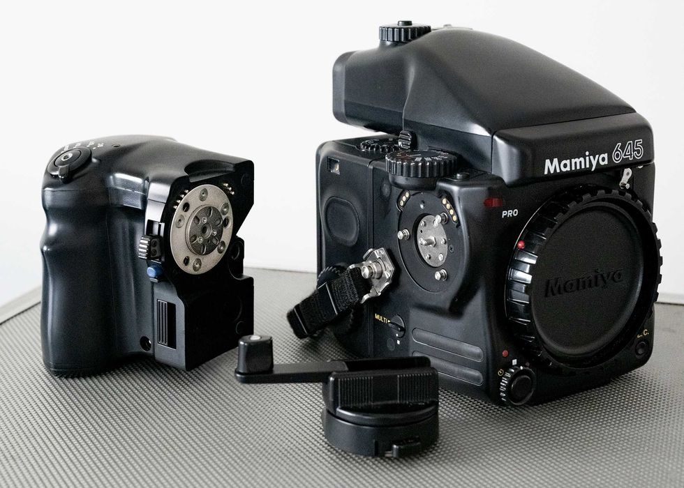 EXCELENTE  Kit Médio-Formato  MAMIYA 645 PRO