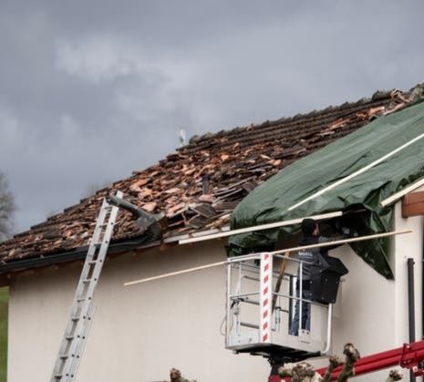 Usługi Dekarskie Blacharskie  Naprawa Dachów Wymiana Pokryć i Montaż