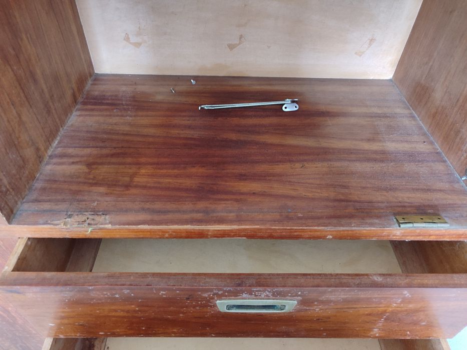 Armário/Estante de Madeira