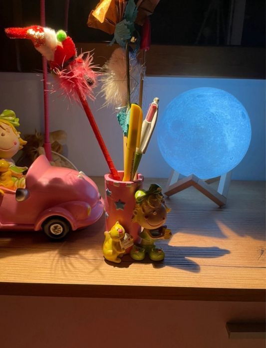 Conjunto mealheiro e copo de canetas para criança