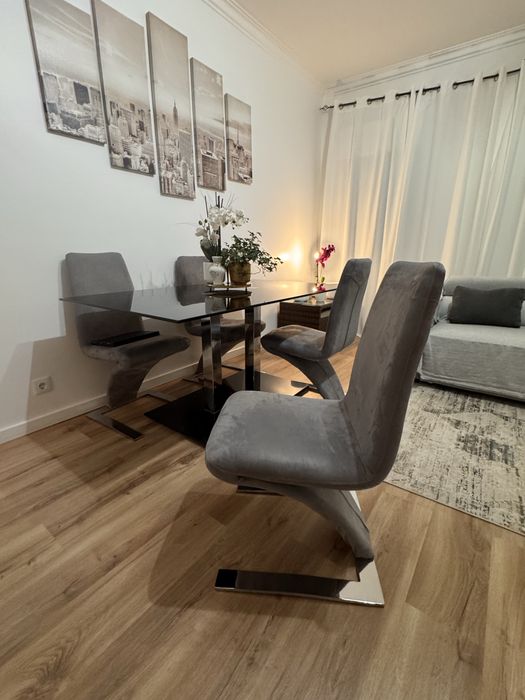 Mesa de jantar em vidro