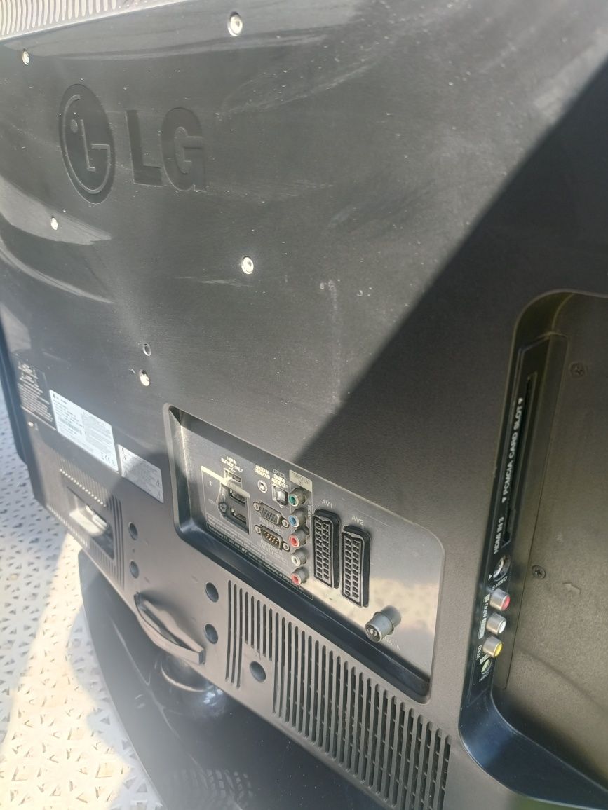 Telewizor 32 całe lg