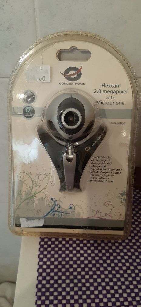 Web cam (apenas uma disponível)