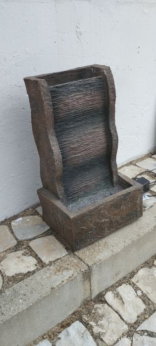 Fonte de água 50x25x21. Impecável. Em Loulé.