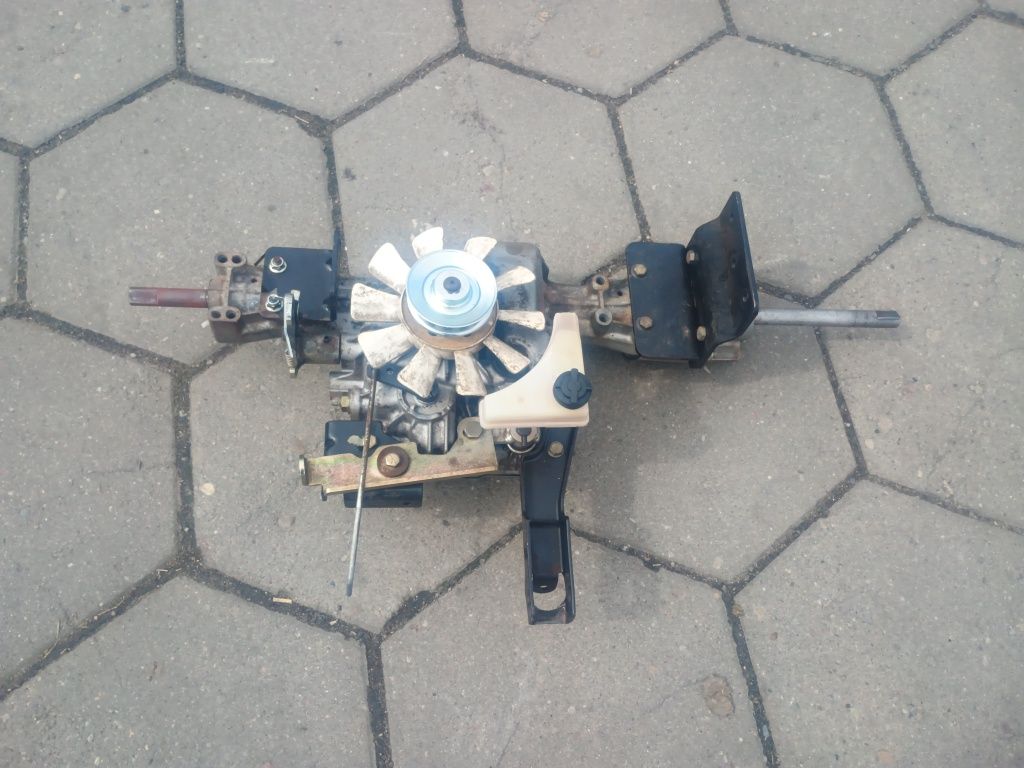 Kosiarka traktorek skrzynia hydro mtd yard Man gutbrod bolens cub cade