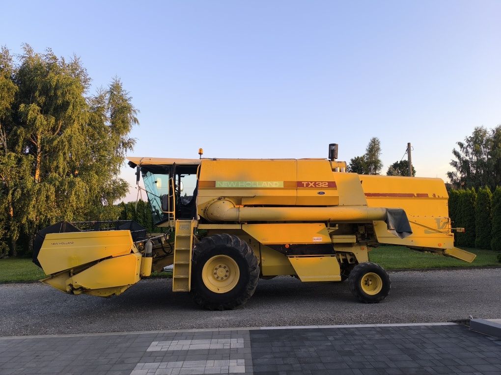 New Holland tx 32