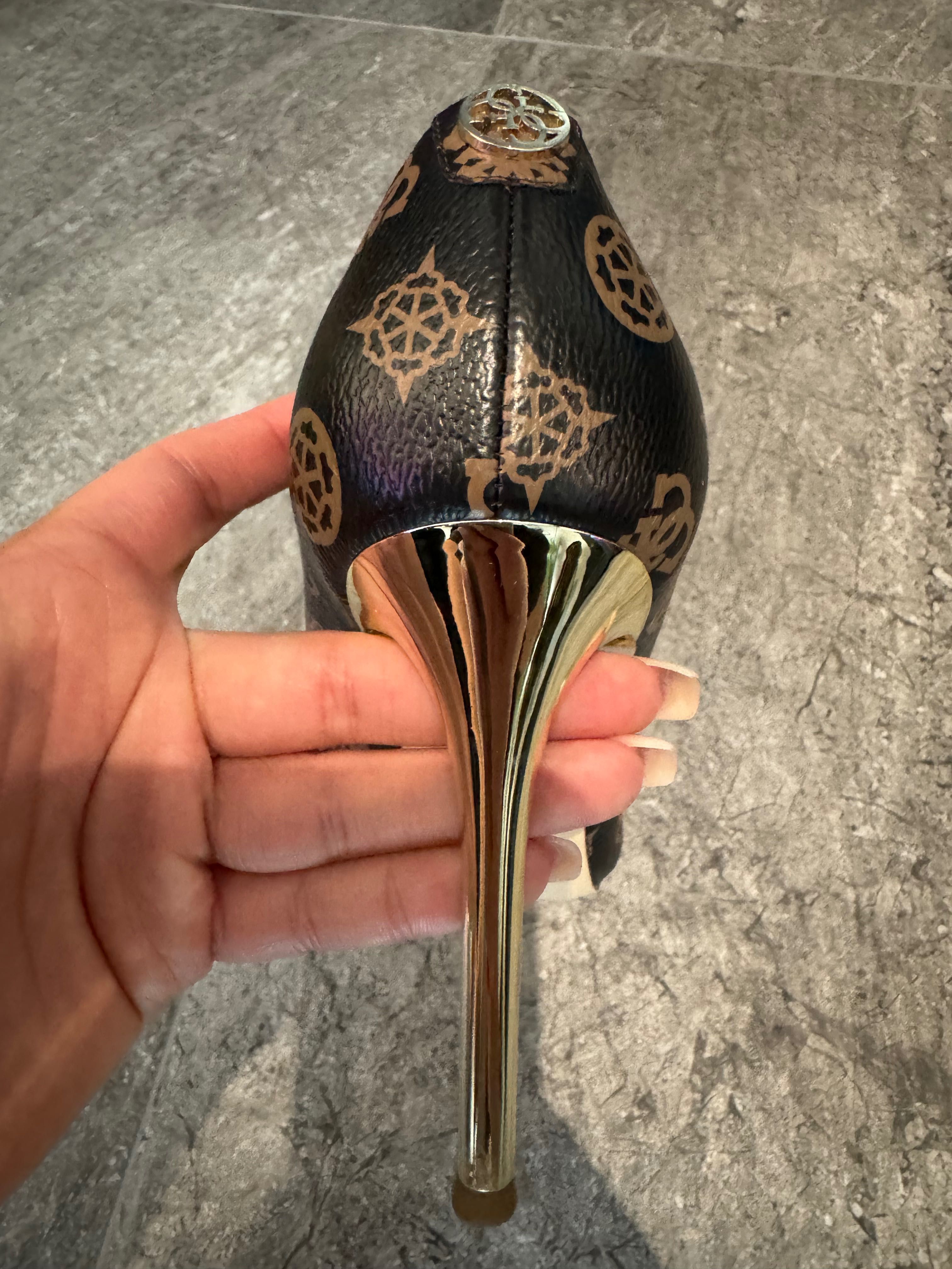 Buty szpilki marki Guess