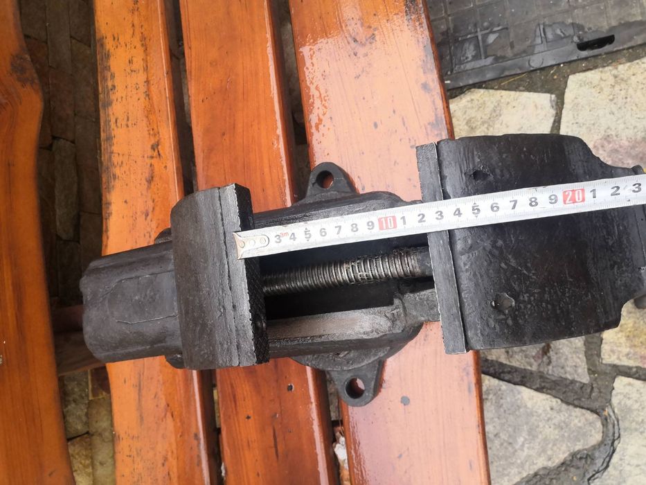 Тиски большие поворотные 120мм.