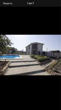 Дом с бассейном у черного моря