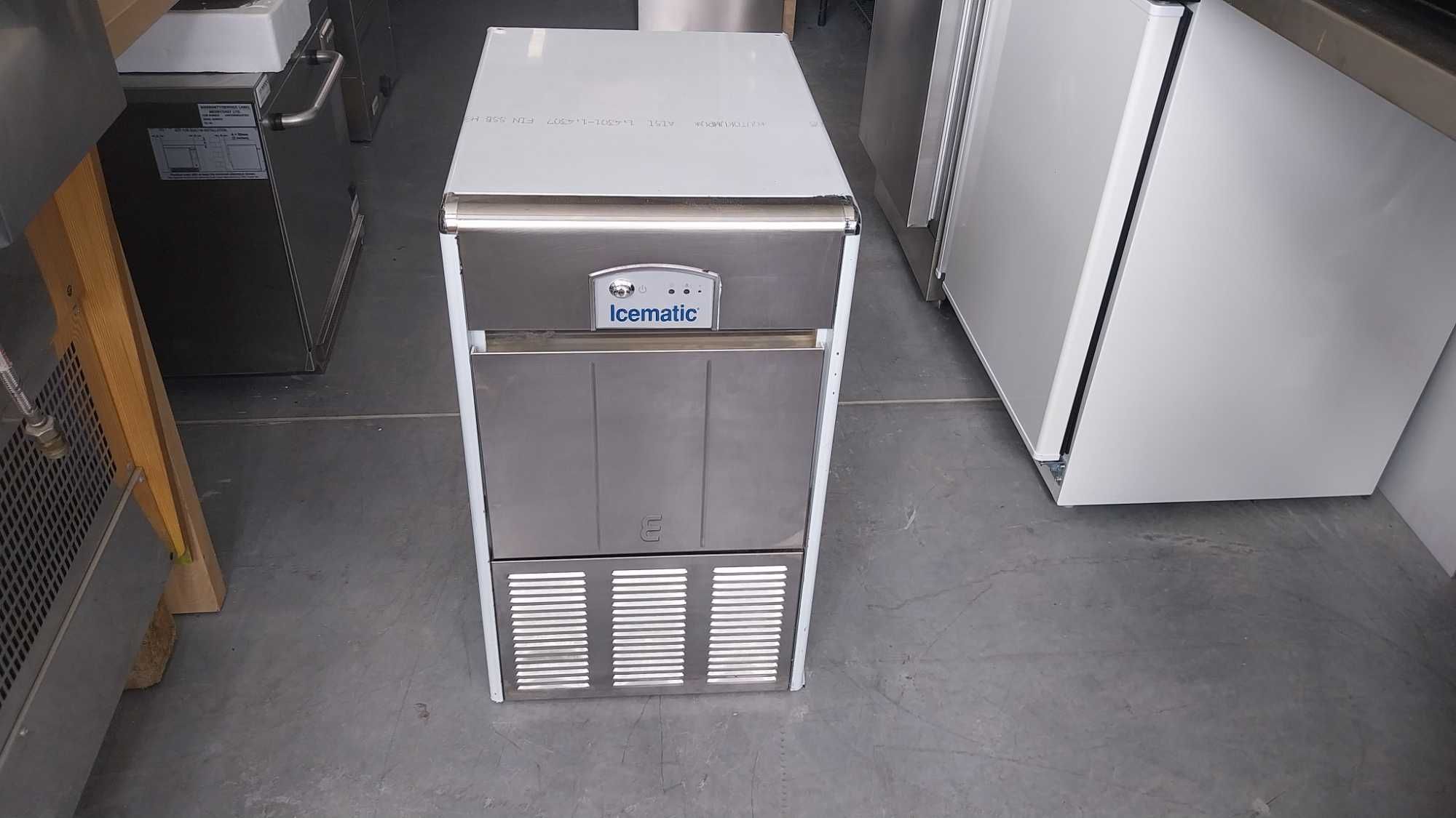 Kostkarka do lodu Icematic E 25 – 25 kg/24h