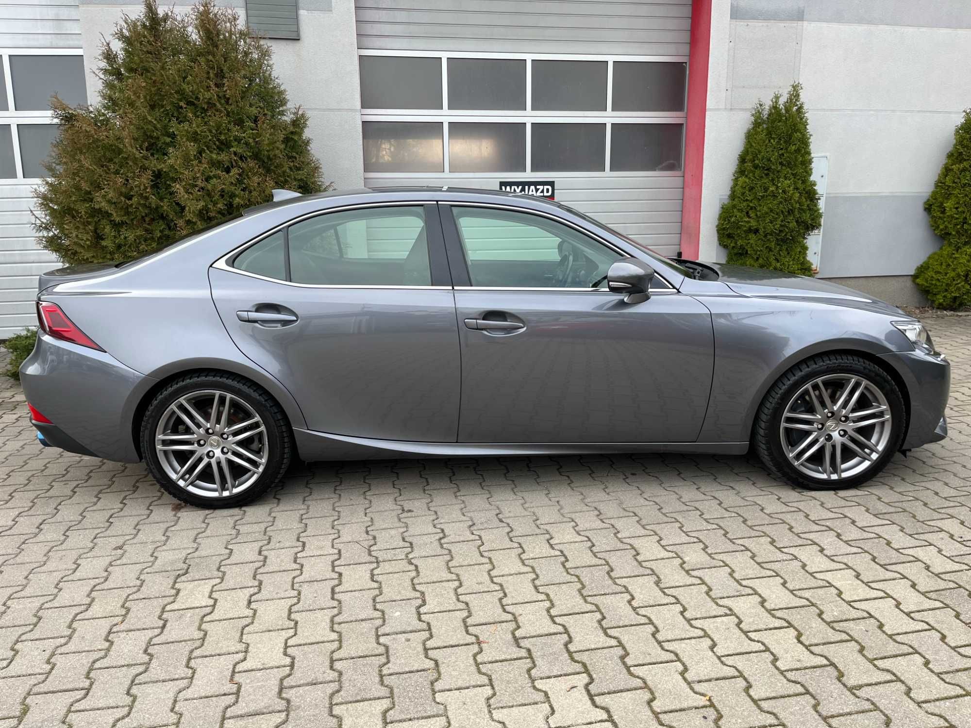 śliczny zadbany Lexus IS350 AWD bogata opcja polecam