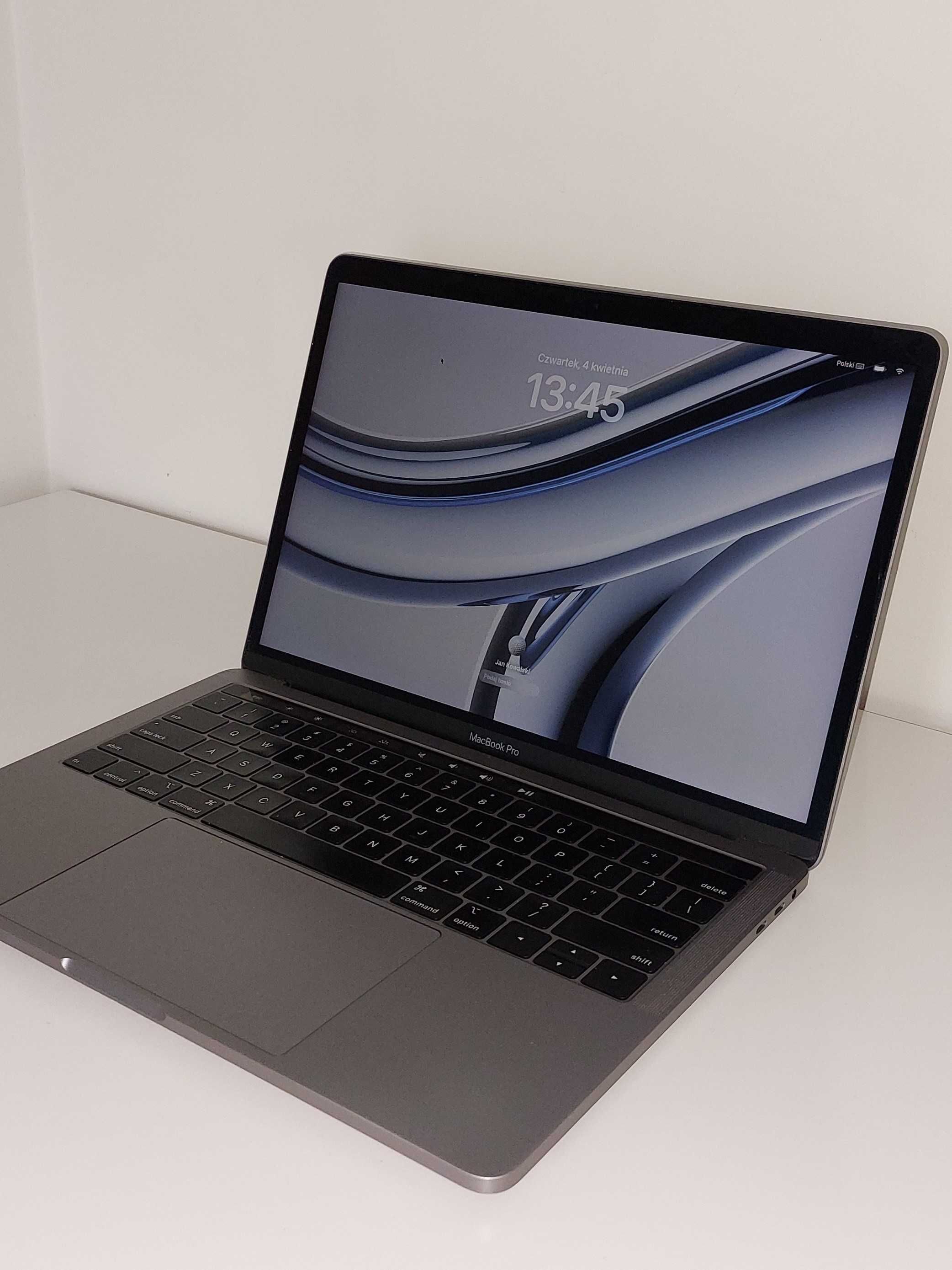 Laptop MacBook PRO 13 z września 2018 roku 100% sprawny + ETUI