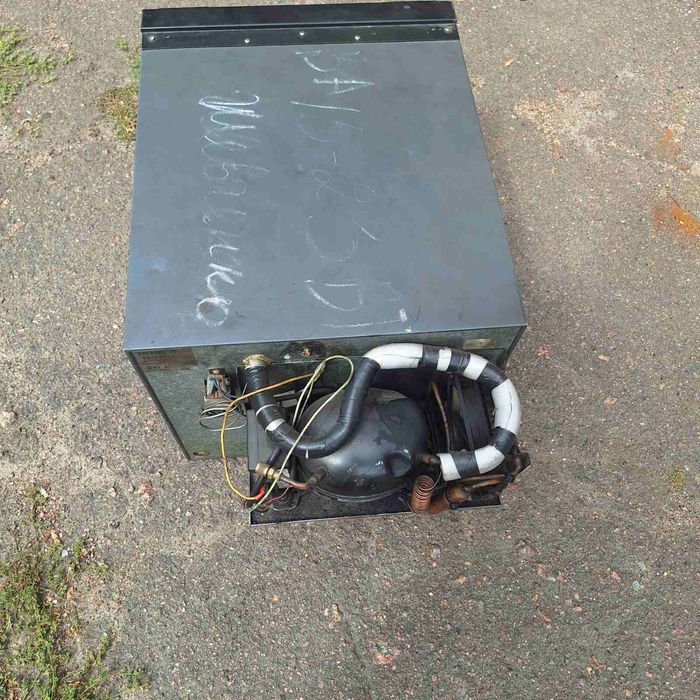 Автомобильный холодильник VOLVO 24v