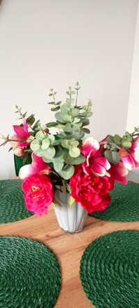 Kwiaty sztuczne czerwone pelargonie i inne