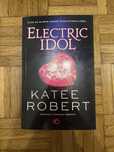„Electric idol” Katee Robert