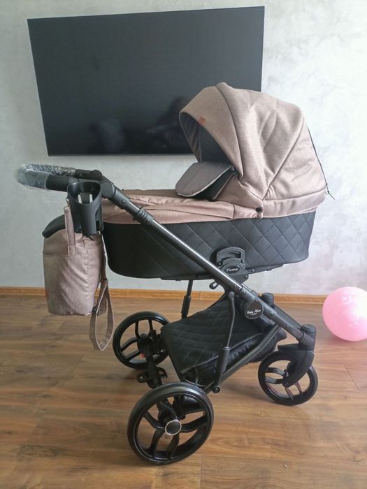 Польська коляска baby merc piuma кольору капучино