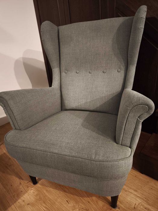 Fotel IKEA Uszak Strandmon, Ciemnoszary