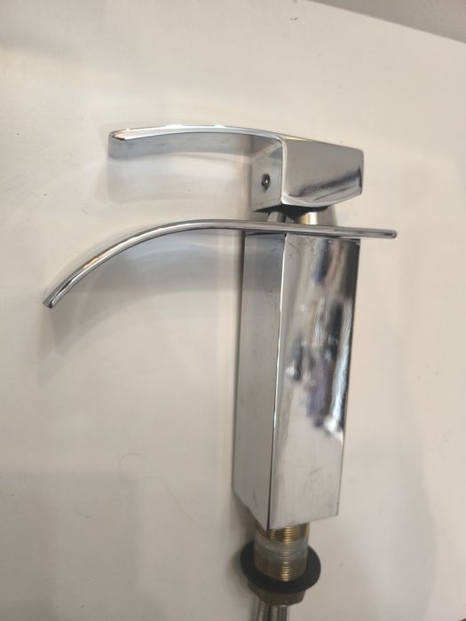 Bateria umywalkowa kaskada chrom outlet