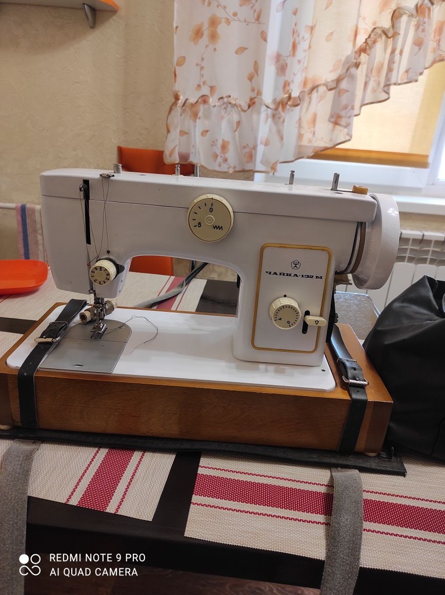 Продается швейная машинка