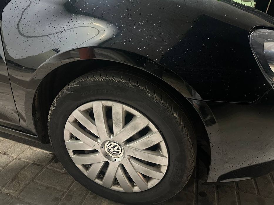 Економне авто golf 6 1.6 TDI 2011р.