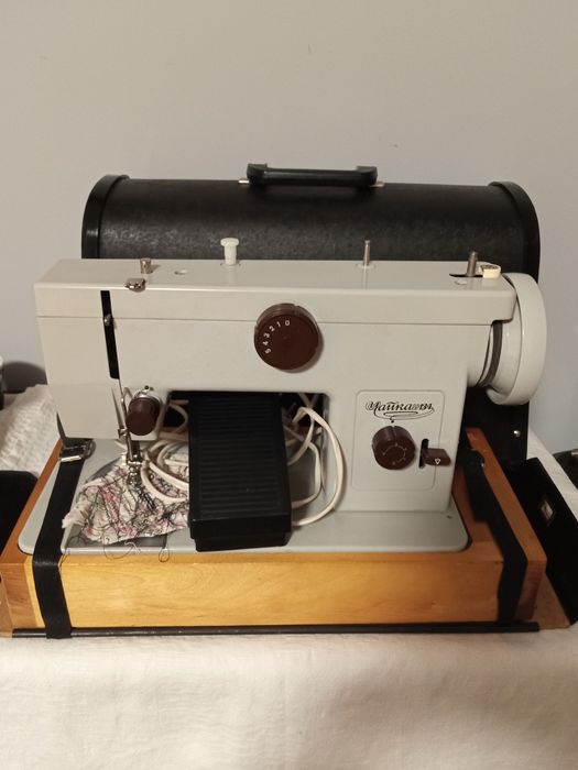 Швейная машинка Чайка 134