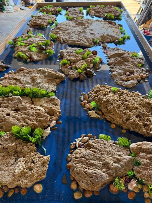 Mesa em Resina com decoração de mar