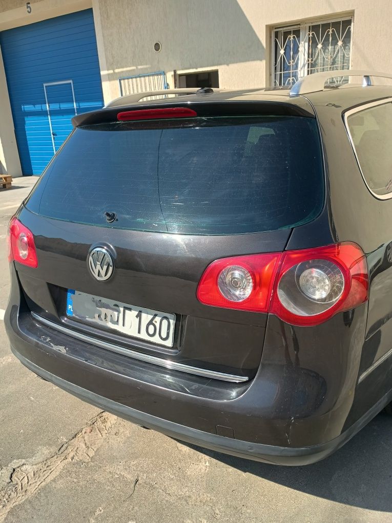 Passat B6 2.0tdi 140km LC8Z . Sprzedam w całości .