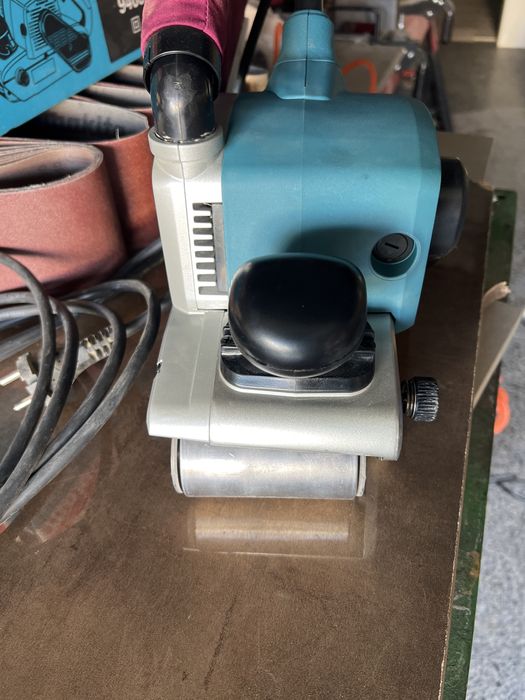 Lixadeira de rolo Makita 9403