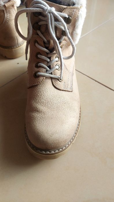 Beżowe śniegowce z białym sztucznym futerkiem Lasocki Young rozm. 37