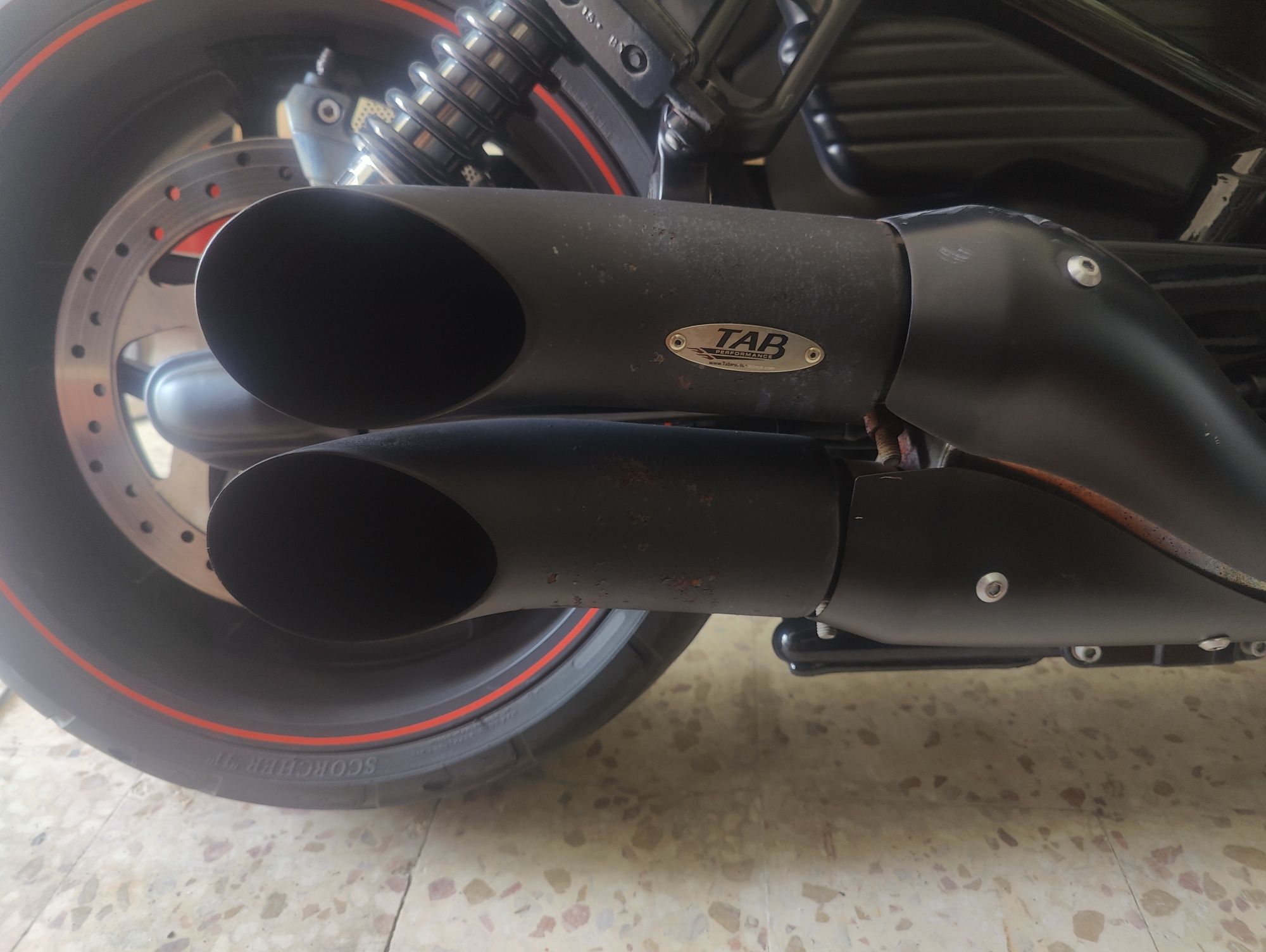 Escape completo+slip on Tab Performance V-rod