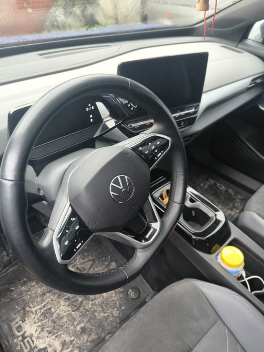 Aвтомобіль Wolwagen ID5 PRO
