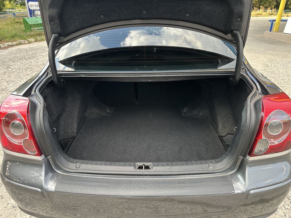 Toyota Avensis 2008 року (рестайлінг)