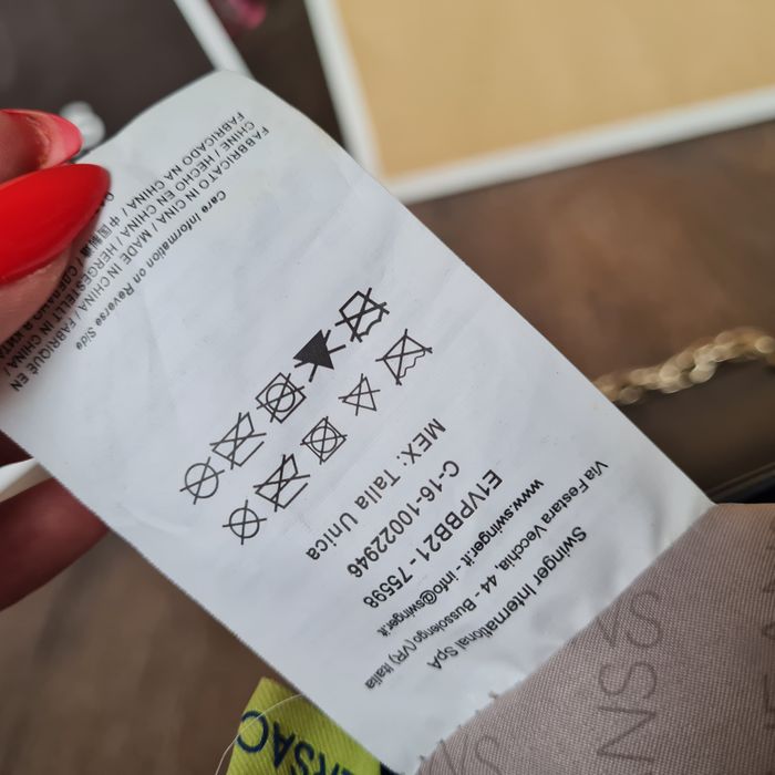 Versace torebka crossbody listonoszka czarna frędzle złote elementy re