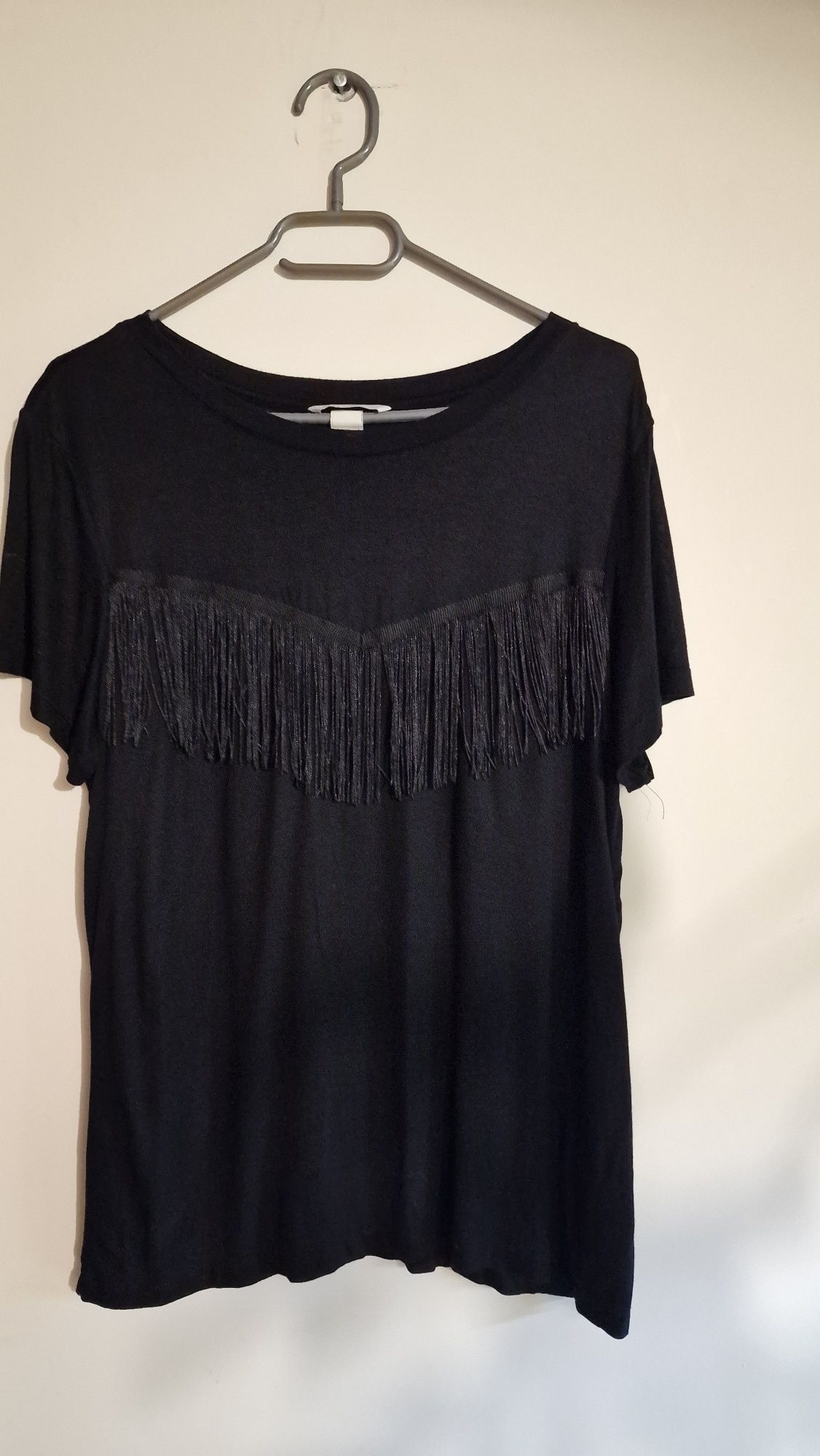 Koszulka bluzka t-shirt czarny z frędzlami boho H&M 38 M wiskoza