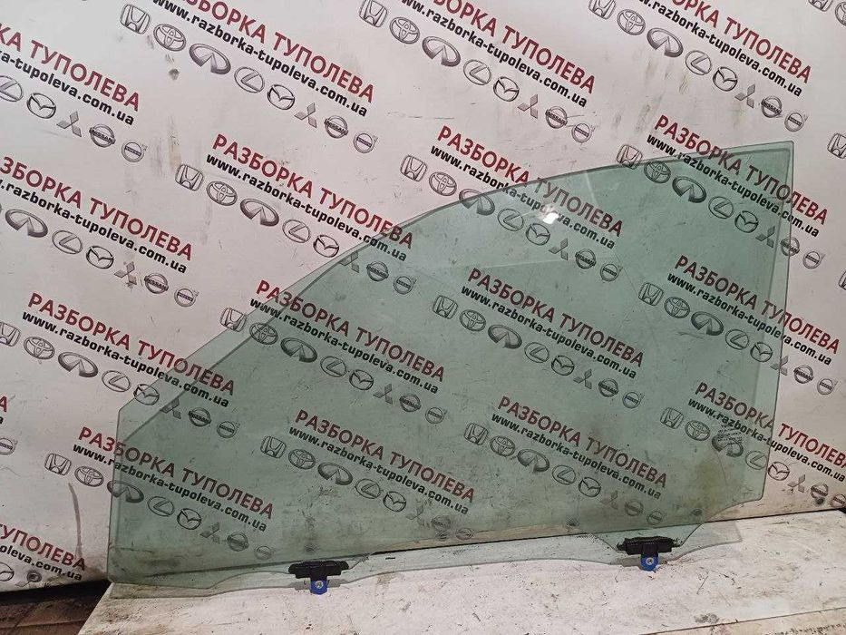 Стекло двери переднее Toyota Highlander 2013-2018