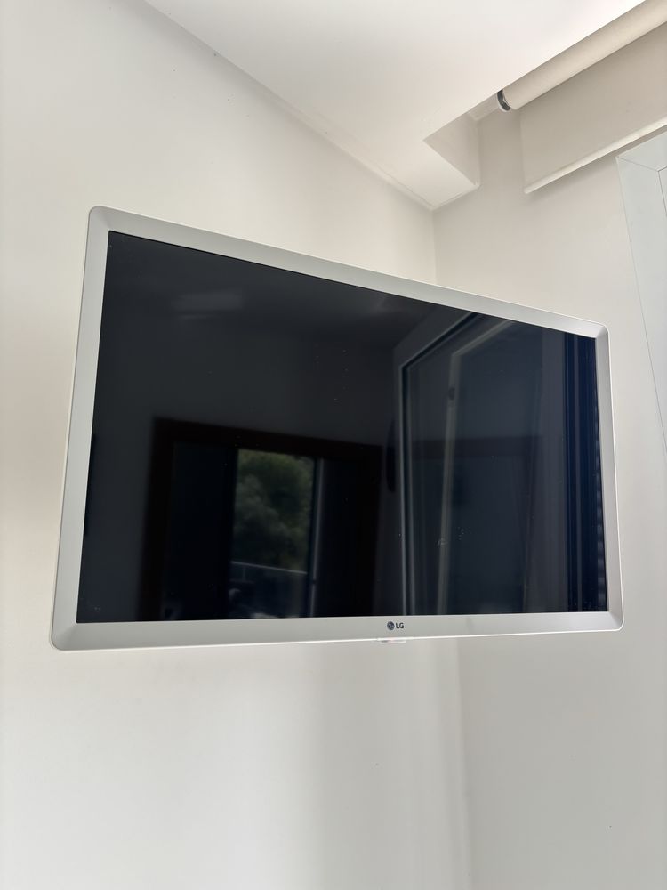 Televisão LG e suporte 27 polegadas/68cm