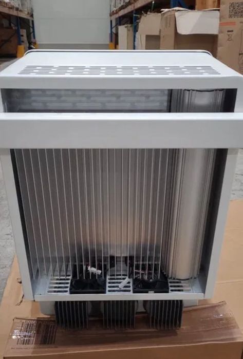 Deye 10kW SUN-10K-SG04LP3-EU Invertor hibrid LV trifazat, joasă tensiu