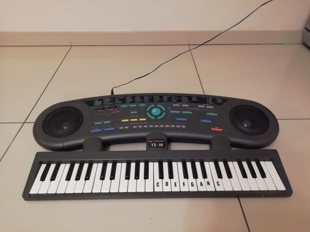 Keyboard Thompsonic TS-06