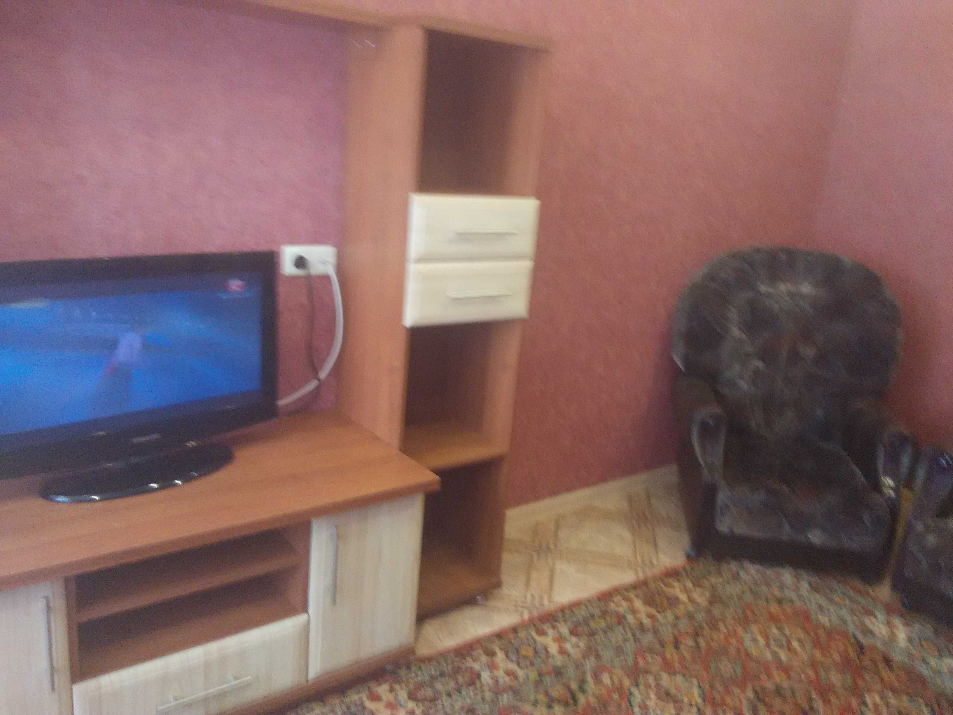 продам двушку 4/4 ,центр метро Пушкинское ул, Кирпичева 21