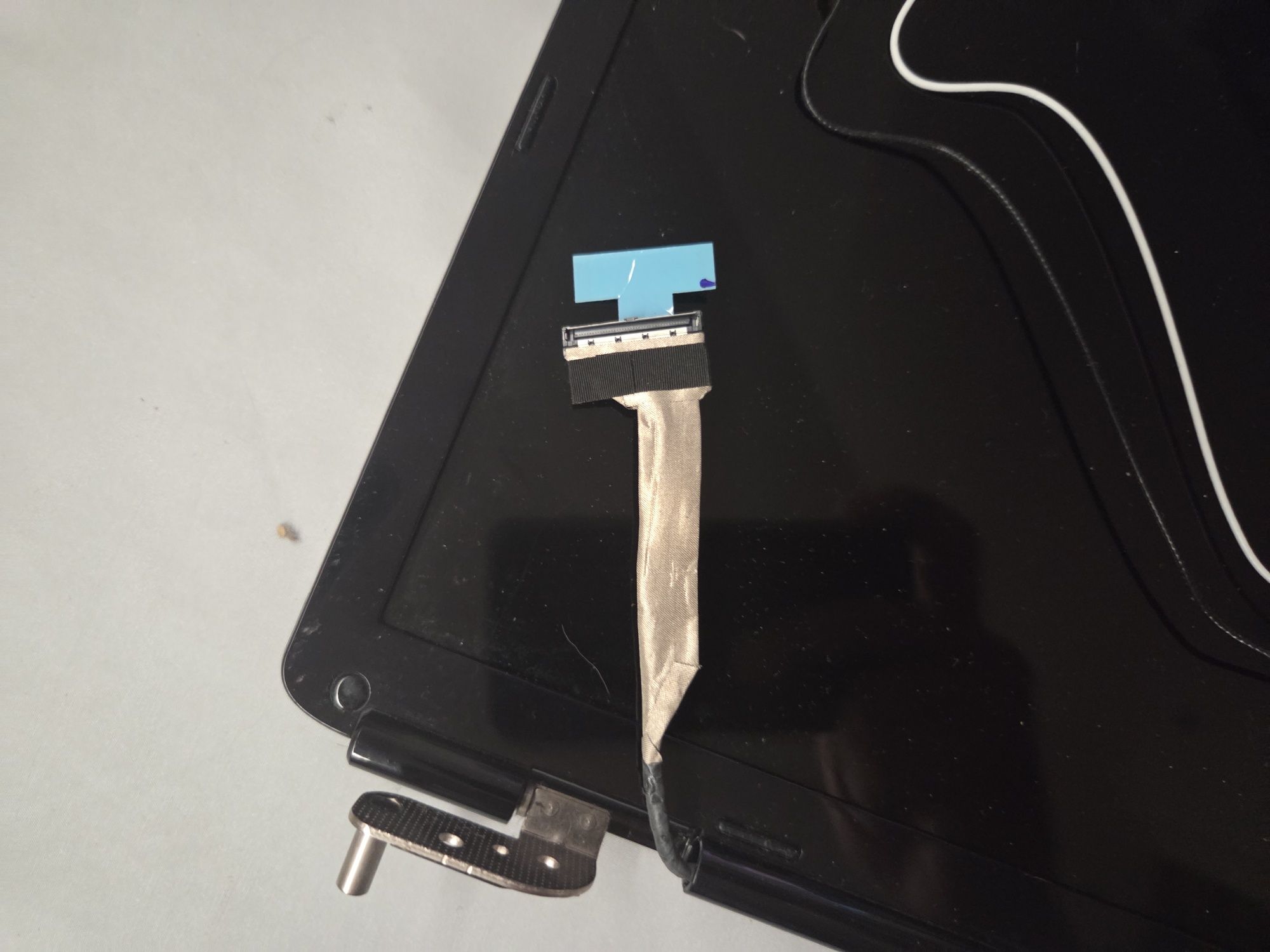 Sprzedam klapę matrycy do laptopa DELL INSPIRON 1545