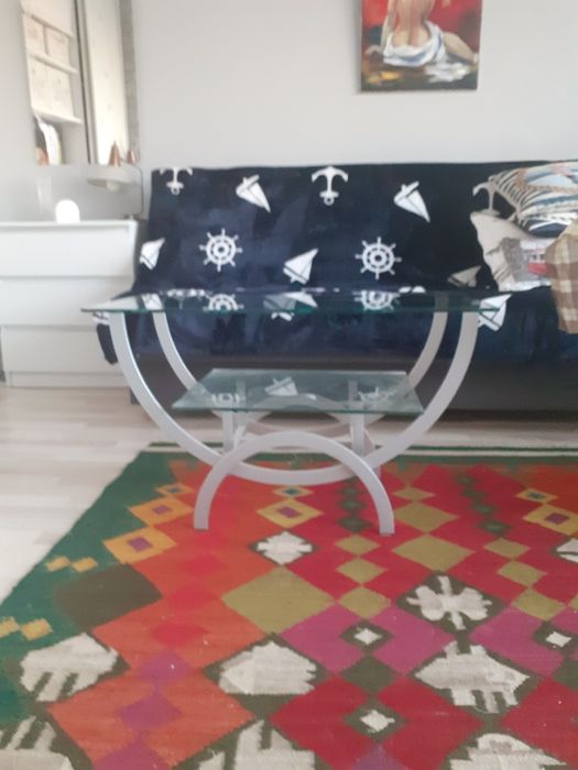 Stolik z szklanym blatem